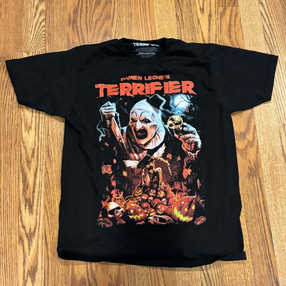 terrifier horror graphic tee